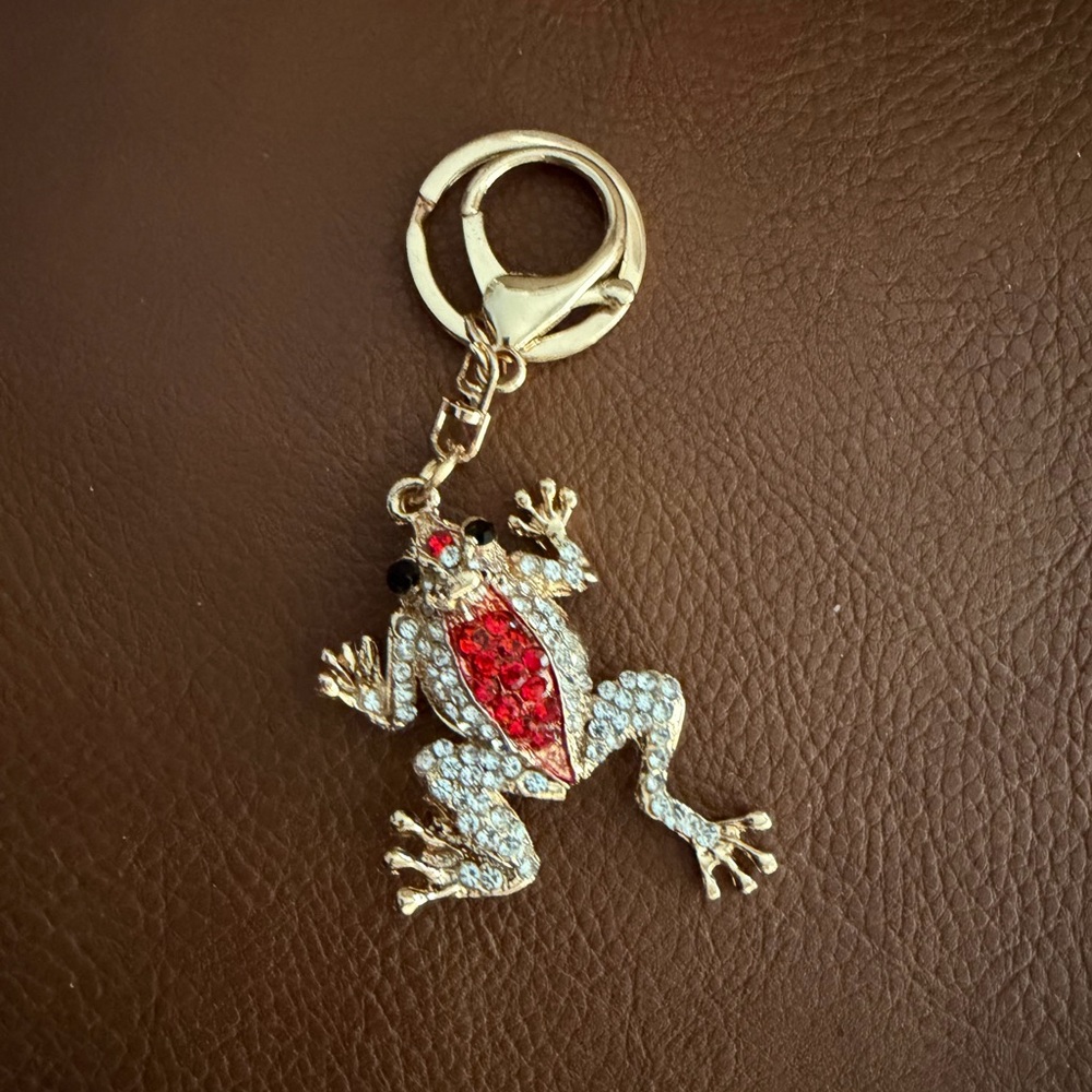Source Unknown Gold and Red Frog Keychain